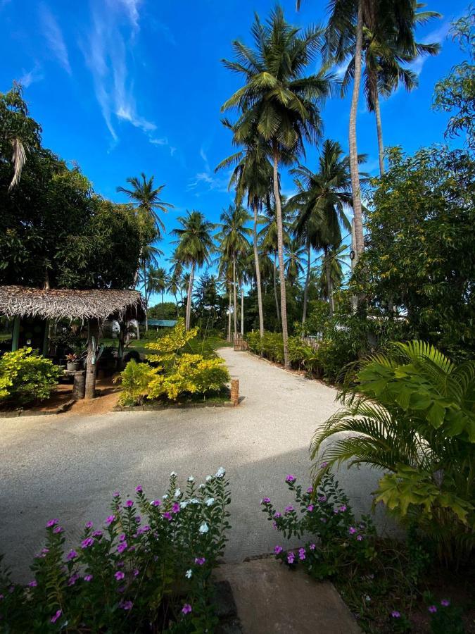 טרינקומאלה Elena Garden Resort And Restaurant מראה חיצוני תמונה