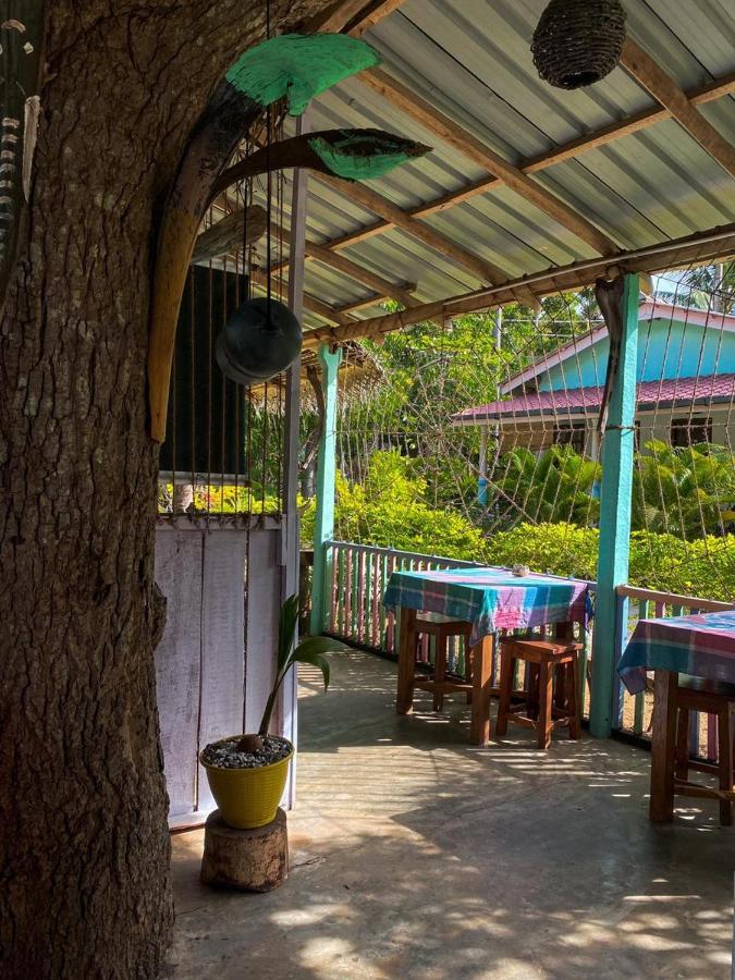 טרינקומאלה Elena Garden Resort And Restaurant מראה חיצוני תמונה
