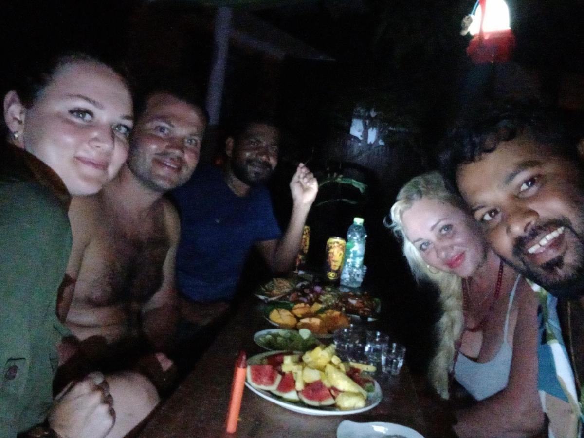 טרינקומאלה Elena Garden Resort And Restaurant מראה חיצוני תמונה